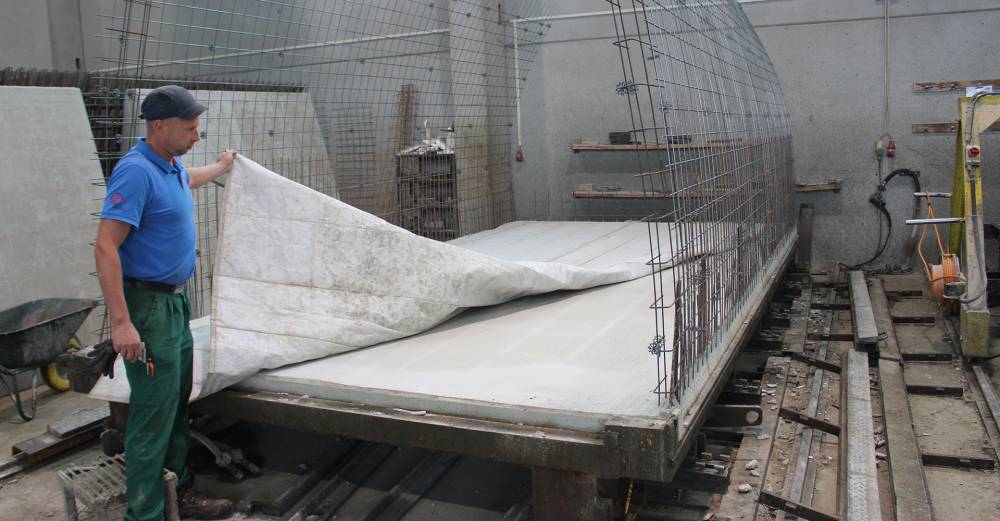 During production, the concrete elements are covered with thermal concrete duvets from Combitherm