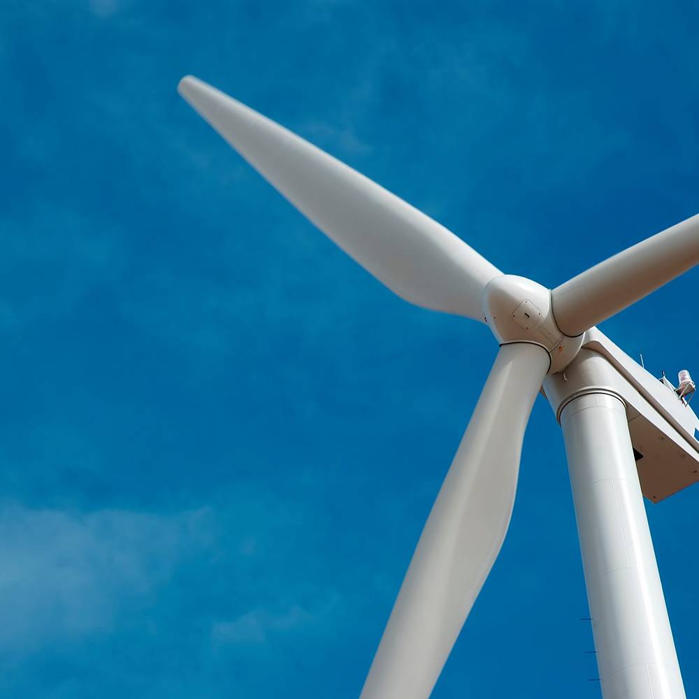 Thermal blade covers with high insulation and less energy consumption